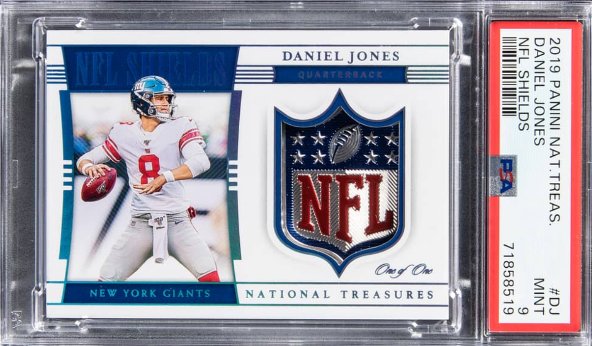 2019 Panini National Treasures NFL Shields #NFLS-DJ Daniel Jones Patch Rookie Card (#1/1) 